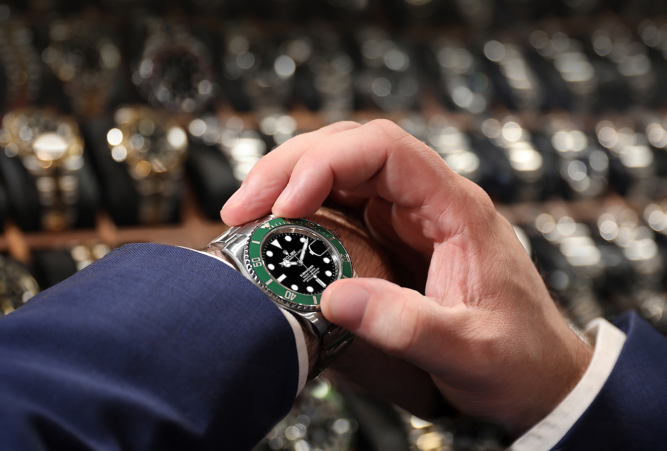 How to Find the Right Watch Size  The Watch Club by SwissWatchExpo