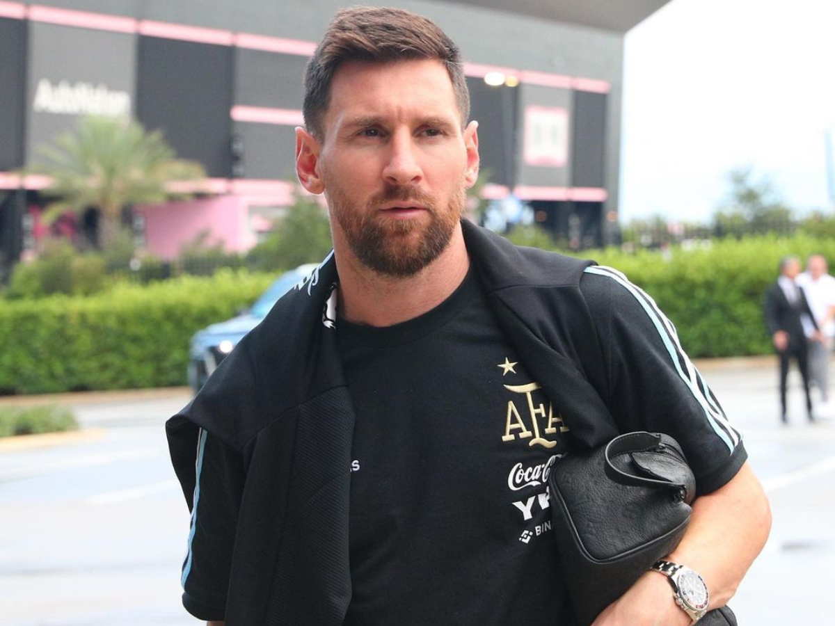 Lionel Messi wearing Rolex GMT Master Pepsi