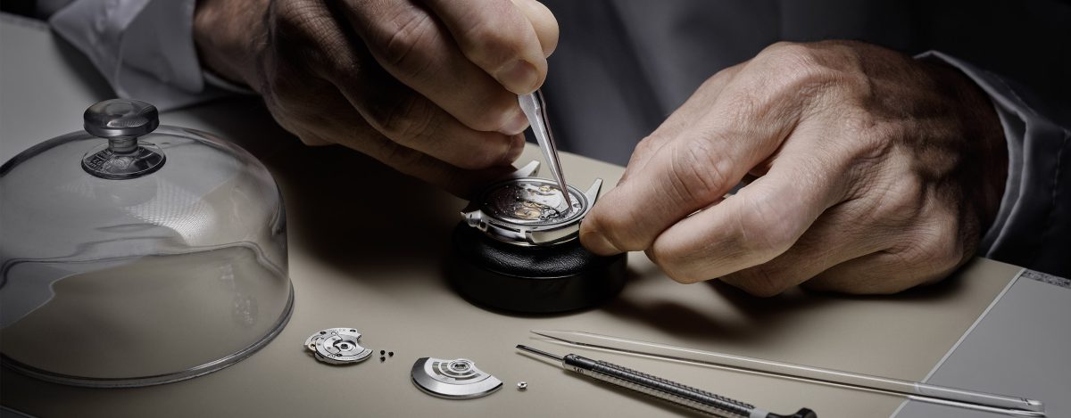 Servicing a Rolex watch (photo: Rolex)