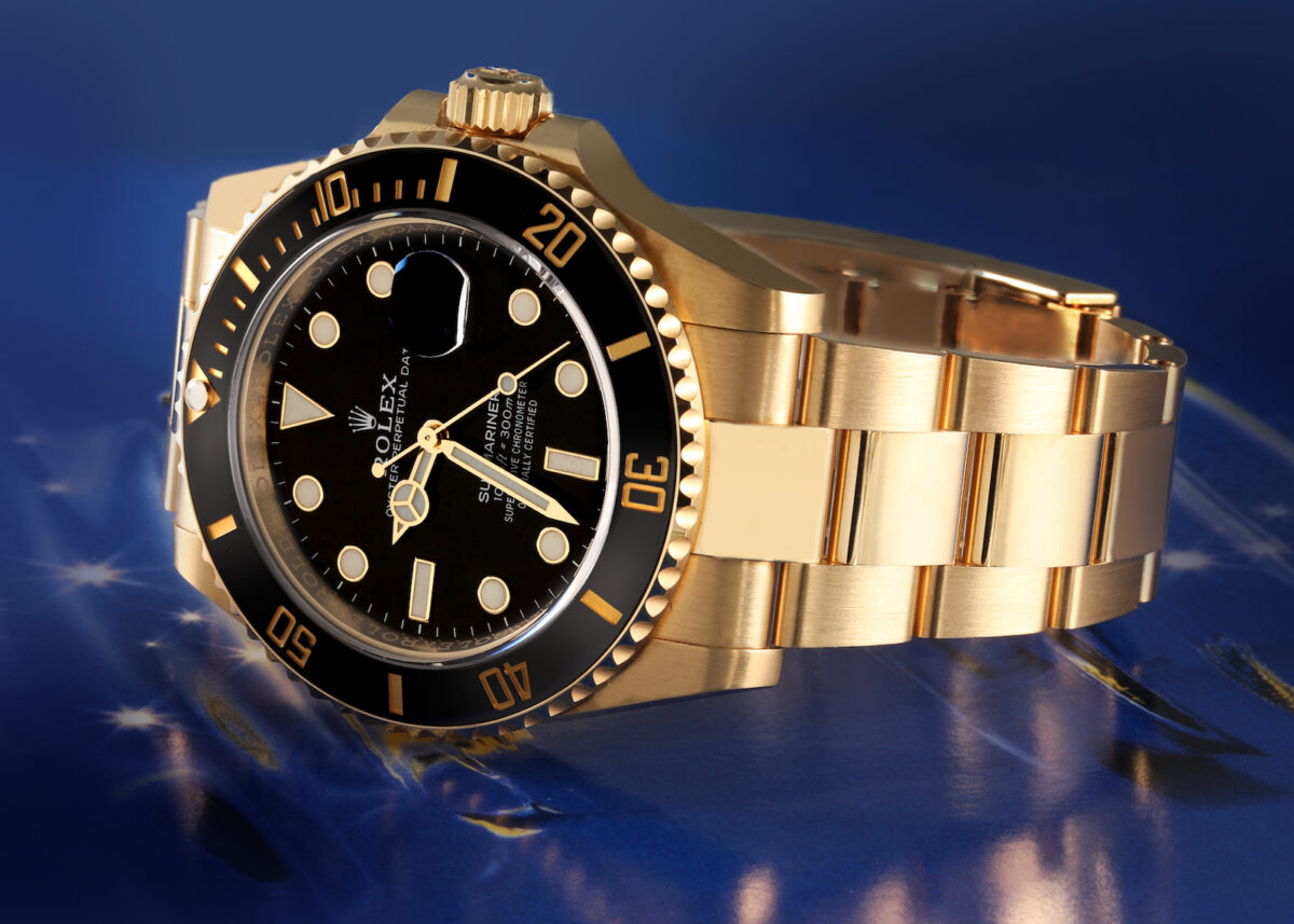 Rolex Submariner Date Yellow Gold Black Dial Bezel 126618 LN