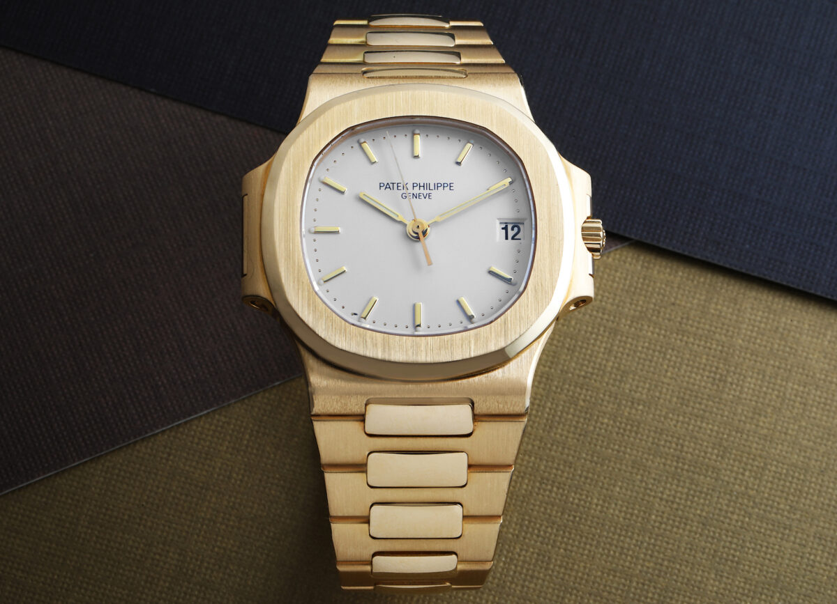 Patek Philippe Nautilus Yellow Gold Silver Dial Mens Watch 3800