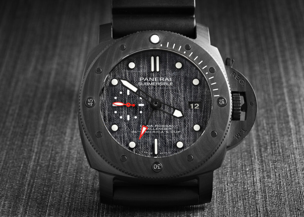 Panerai Submersible Luna Rossa GMT 47mm Carbotech Mens Watch PAM01039