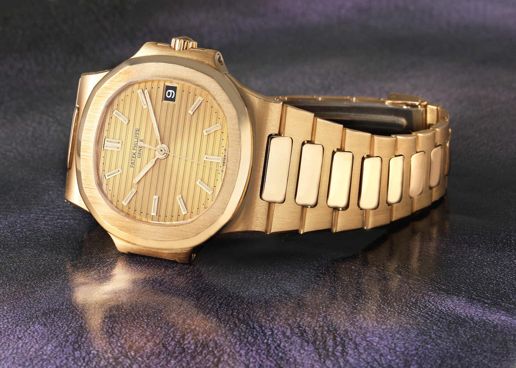 Patek Philippe Nautilus Yellow Gold Champagne Dial Mens Watch 3800 